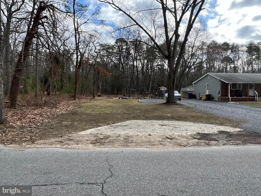 8327 Beachwood Park Rd, Pasadena, MD 21122 - Image #2