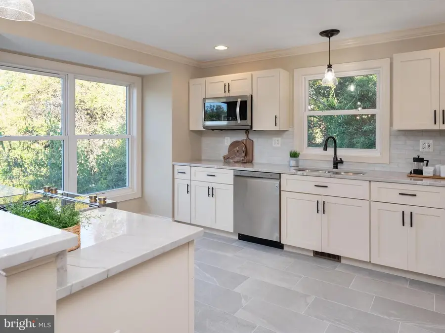 5108 Mountain Rd, Pasadena, MD 21122 - Image #2