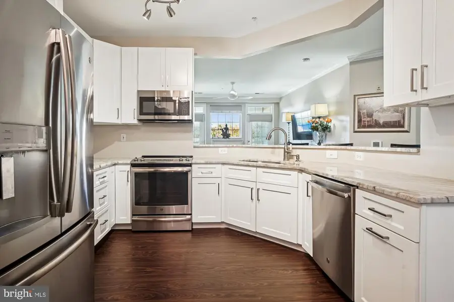 411 Hamlet Club Dr #304, Edgewater, MD 21037 - Image #3