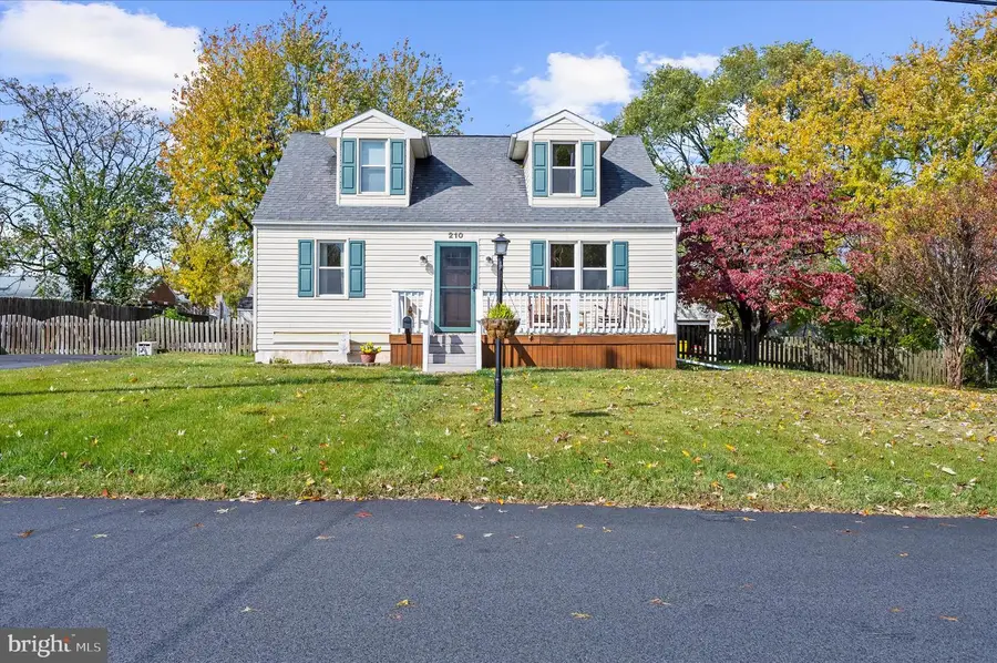 210 Arundel Rd, Pasadena, MD 21122 - Image #2