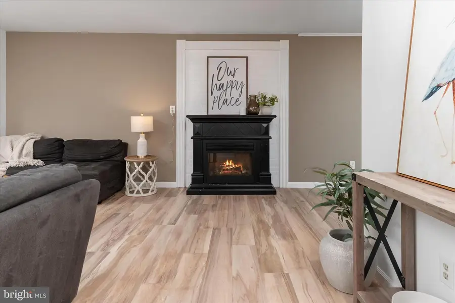 7963 Oak Rd, Pasadena, MD 21122 - Image #3