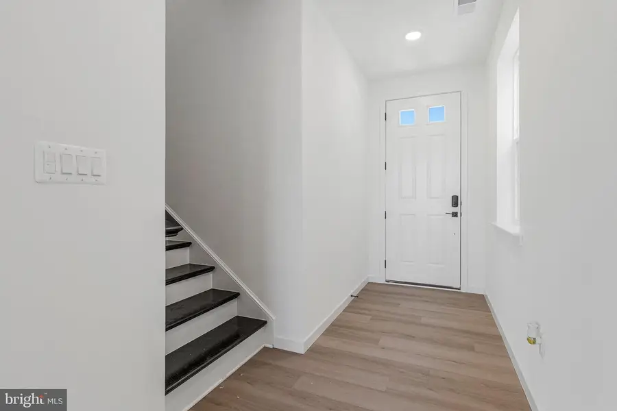 5724 Howard Dr, Glen Burnie, MD 21060 - Image #2