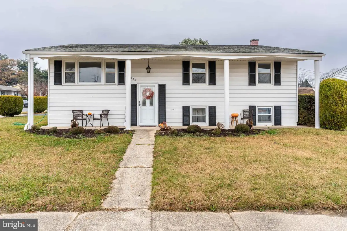 904 Pleasantville Dr, Glen Burnie, MD 21061 - Image #1