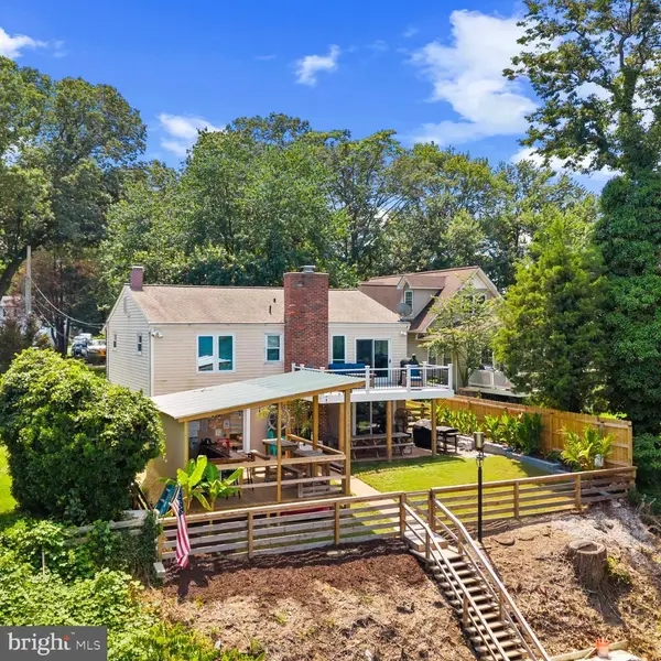 7580 Beach Dr, PASADENA, MD 21122