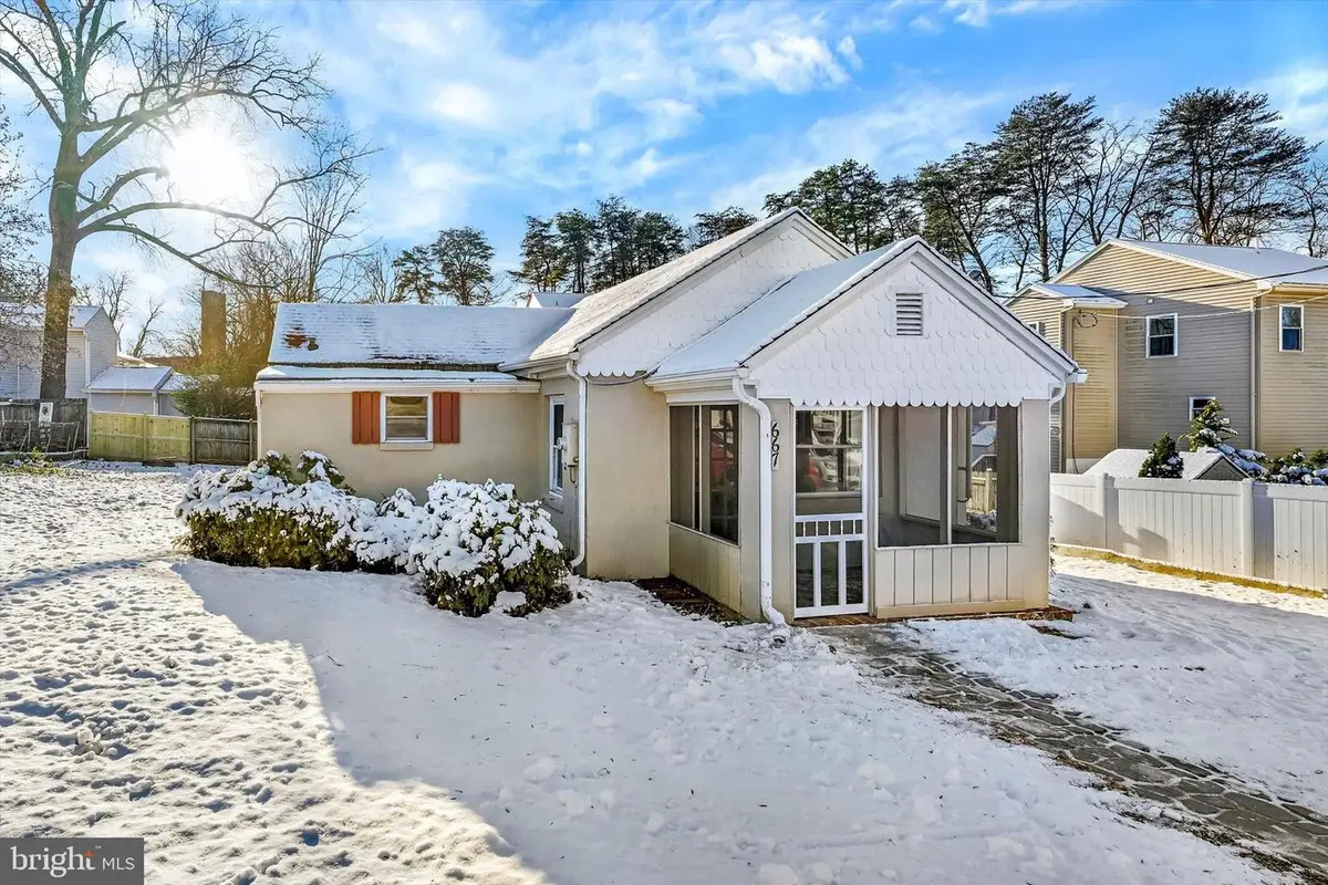 667 213th St, Pasadena, MD 21122 - Image #1