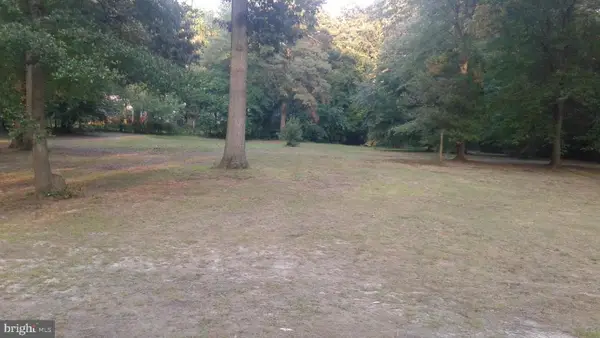 8097 Armiger Dr, PASADENA, MD 21122