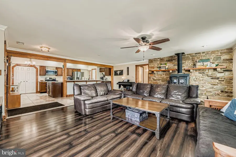 1121 Nottingham Dr, Glen Burnie, MD 21061 - Image #2