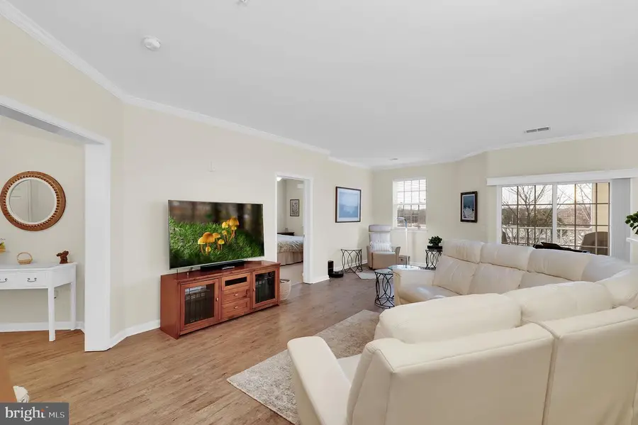 2607 Chapel Lake Dr #305, Gambrills, MD 21054 - Image #3