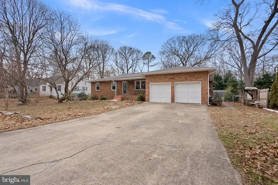 207 Oak Ave, Severna Park, MD 21146 - Image #2