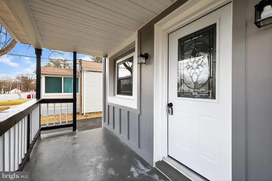 917 Reece Rd, Severn, MD 21144 - Image #2