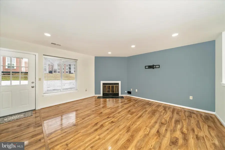 208 Water Fountain Ct #103, Glen Burnie, MD 21060 - #3