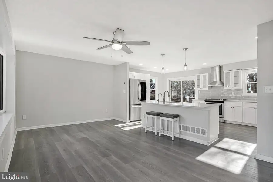 735 Whitehall Beach Rd, Annapolis, MD 21409 - Image #2