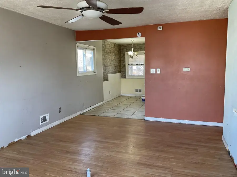 127 Hollywood Dr, Glen Burnie, MD 21060 - Image #2