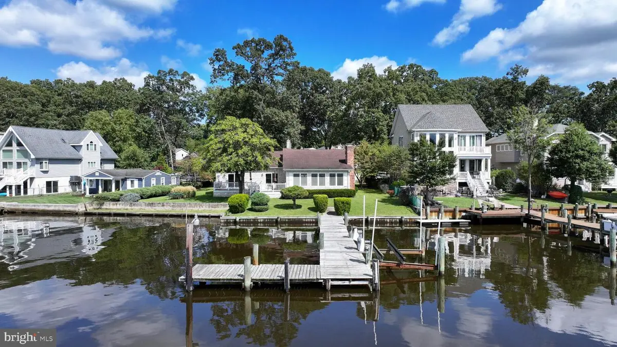 352 Riverside Dr, Pasadena, MD 21122 - Image #1