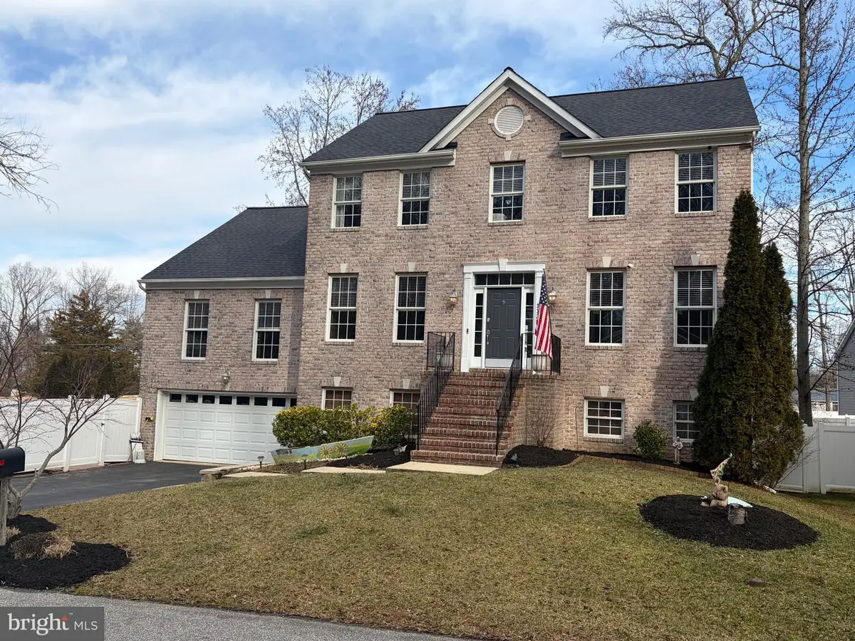 3325 Cedar Dr, Edgewater, MD 21037 - Image #1