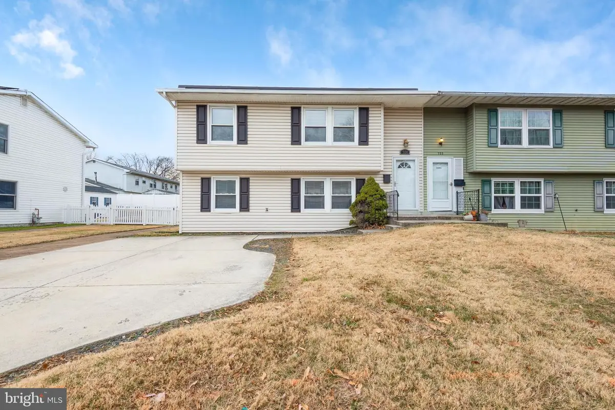 724 Chapelgate Dr, Odenton, MD 21113 - Image #1