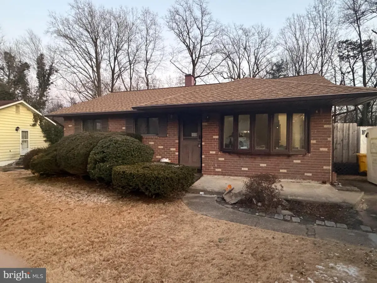 545 Crestpark Dr, Glen Burnie, MD 21061 - Image #1