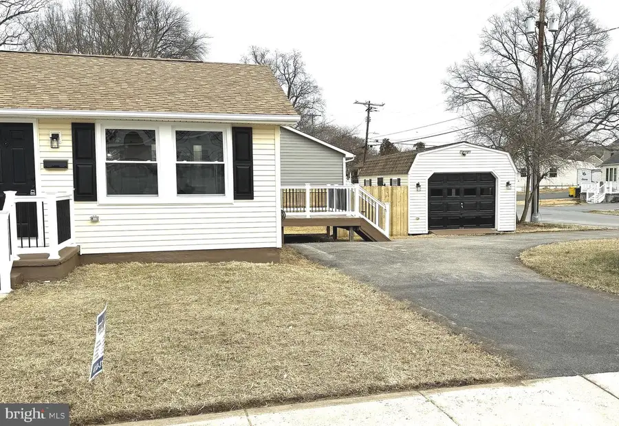 8537 Creek Rd, Pasadena, MD 21122 - Image #2