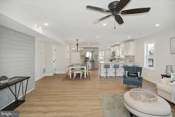 8012 Catherine Ave, PASADENA, MD 21122