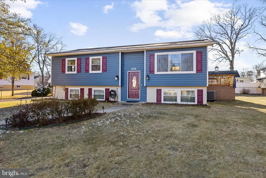 675 211th St, Pasadena, MD 21122 - Image #3