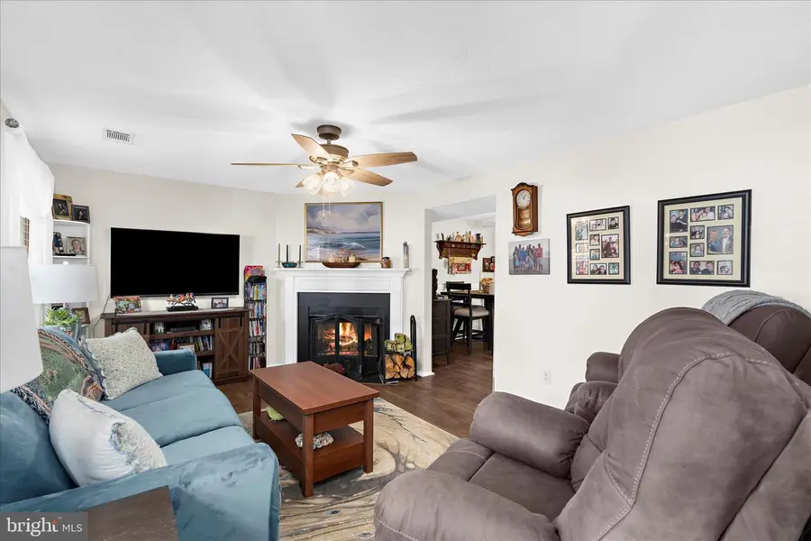 8085 Castle Rock Ct, Pasadena, MD 21122 - #3