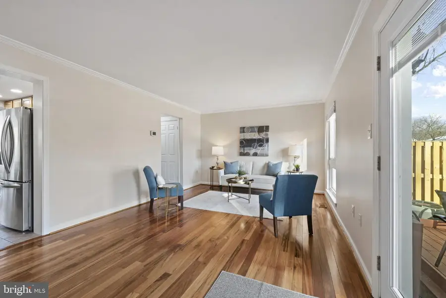 2004 Cambridge Dr, Crofton, MD 21114 - #3