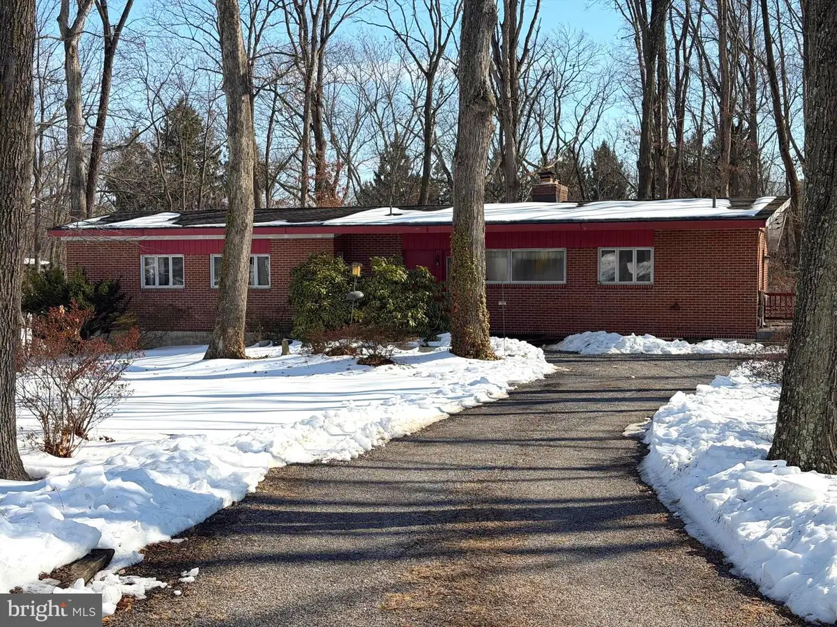 7425 Hawkins Dr, Hanover, MD 21076 - #1