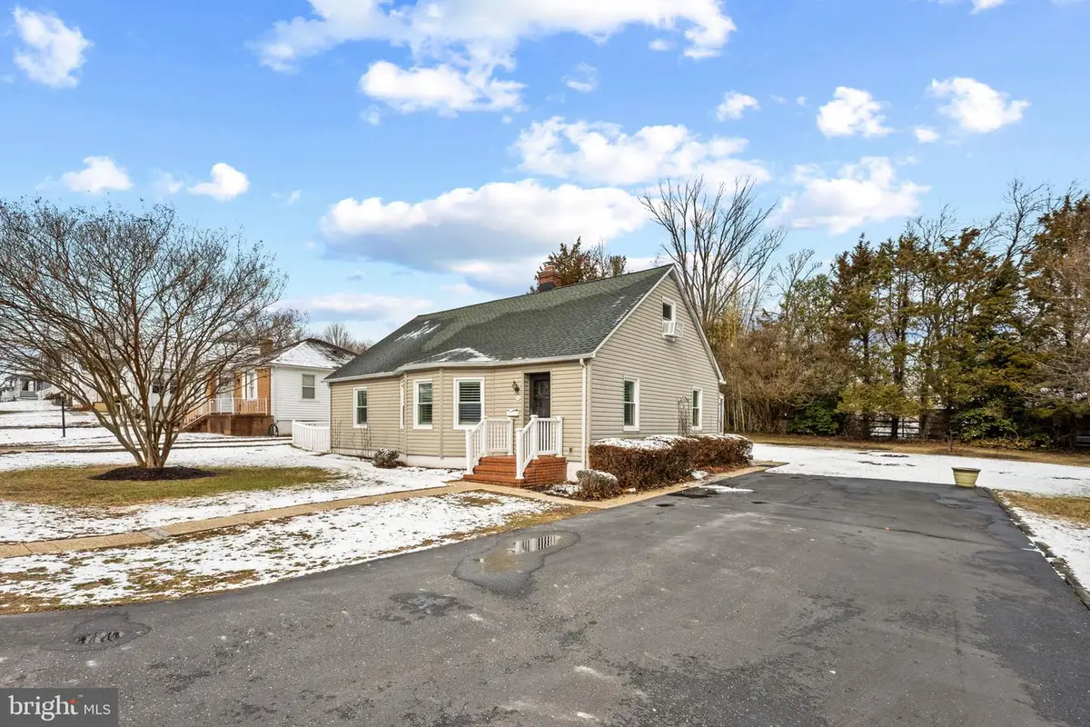 440 Cleveland Rd, Linthicum Heights, MD 21090 - #1