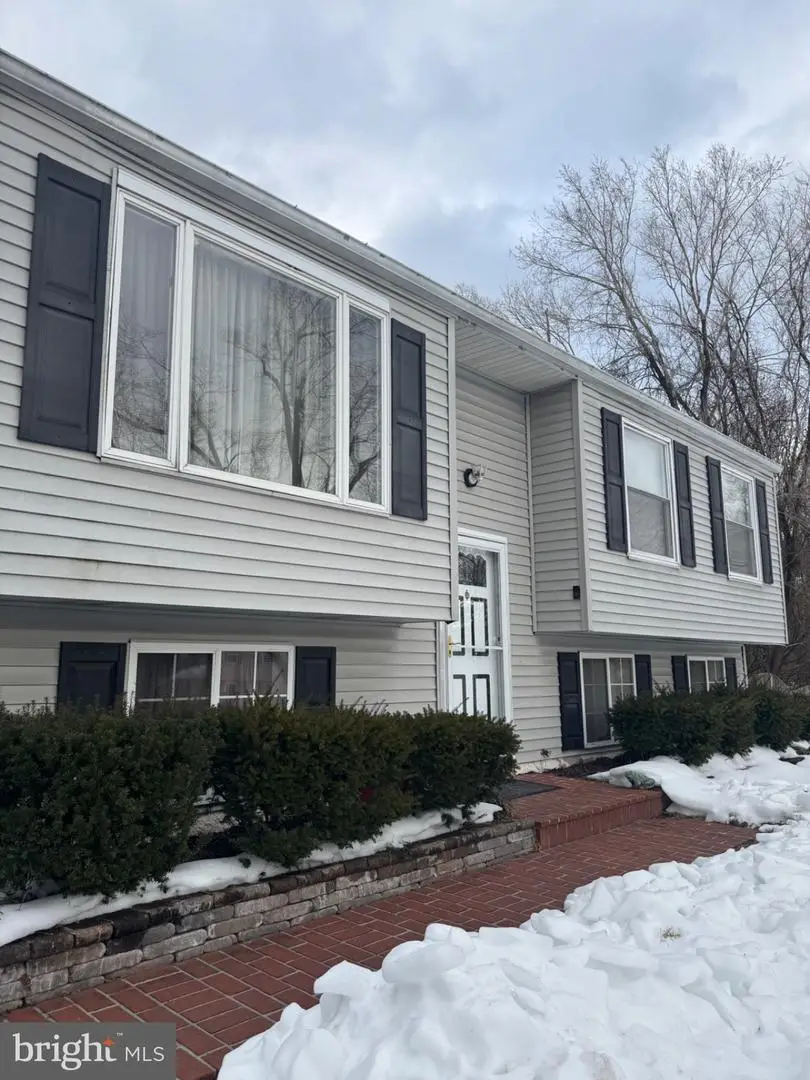 379 Clover Ct, Glen Burnie, MD 21060 - #2