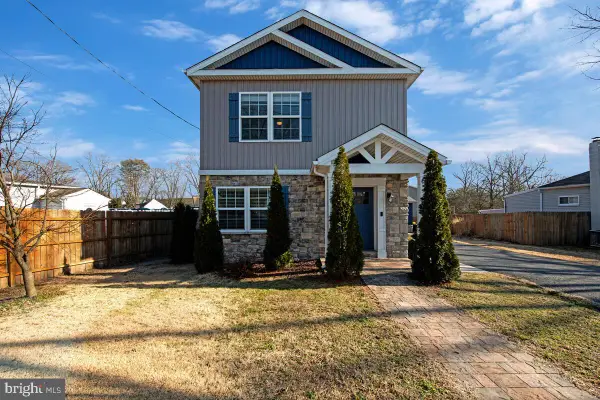 941 8th St, PASADENA, MD 21122