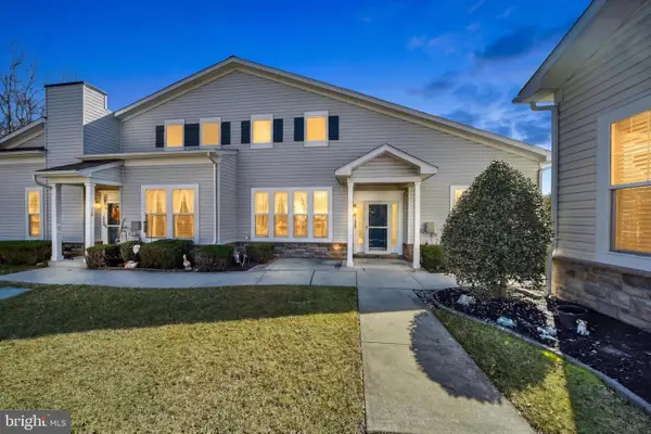 124 Jacobia Dr #b-8, PASADENA, MD 21122