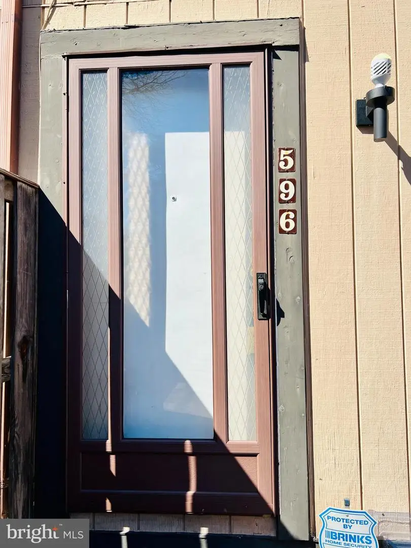 596 West Ct, Glen Burnie, MD 21061 - #3