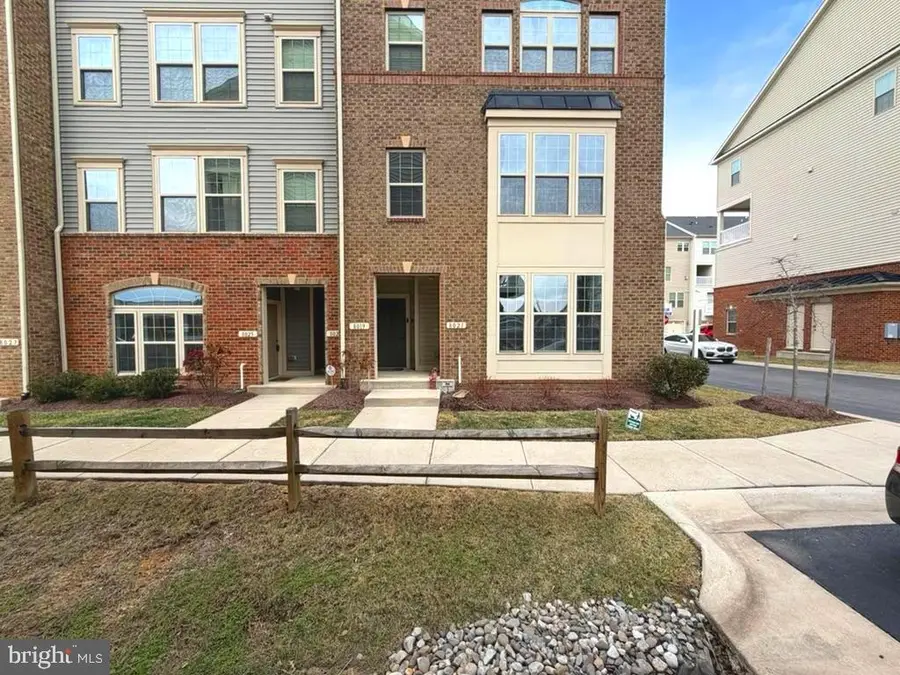 8021 Orchard Grove Rd, Odenton, MD 21113 - #2