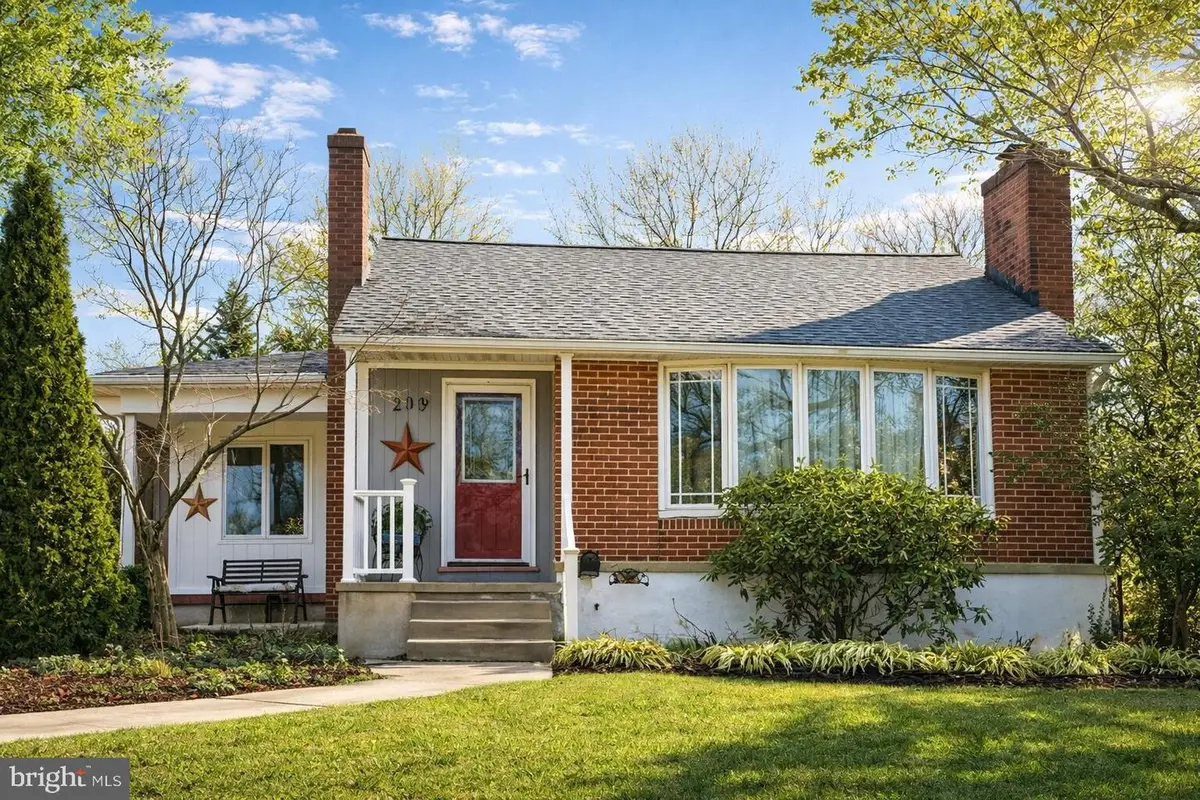 209 Mountain Rd, Linthicum Heights, MD 21090 - #1