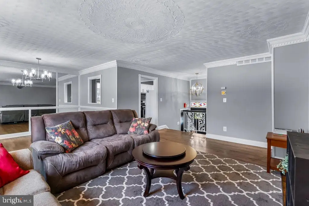 7951 Queens Rd, Glen Burnie, MD 21061 - #1