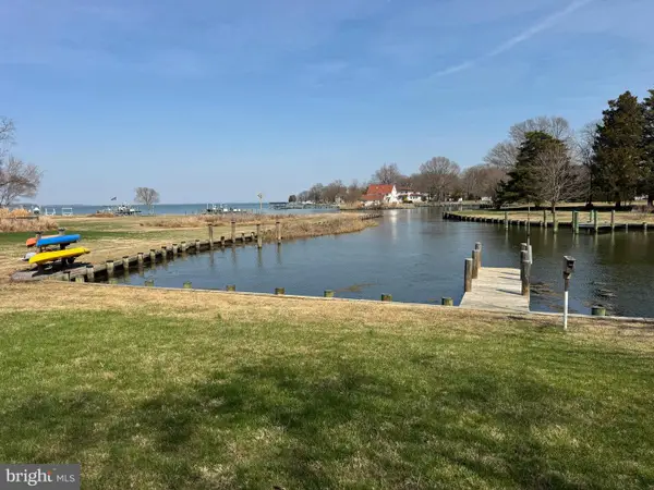 1268 Hayes Rd, SHADY SIDE, MD 20764