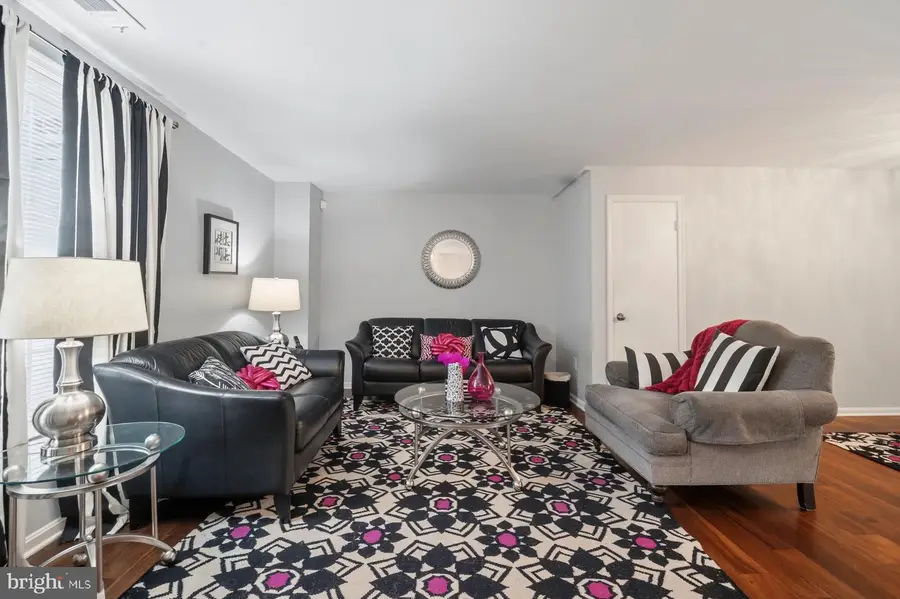 1612 W Bancroft Ln #144, Crofton, MD 21114 - #3