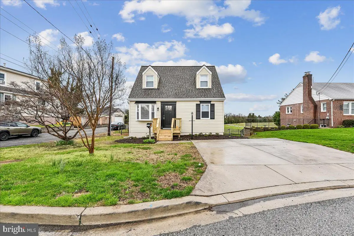 327 Walton Ave, Baltimore, MD 21225 - #1