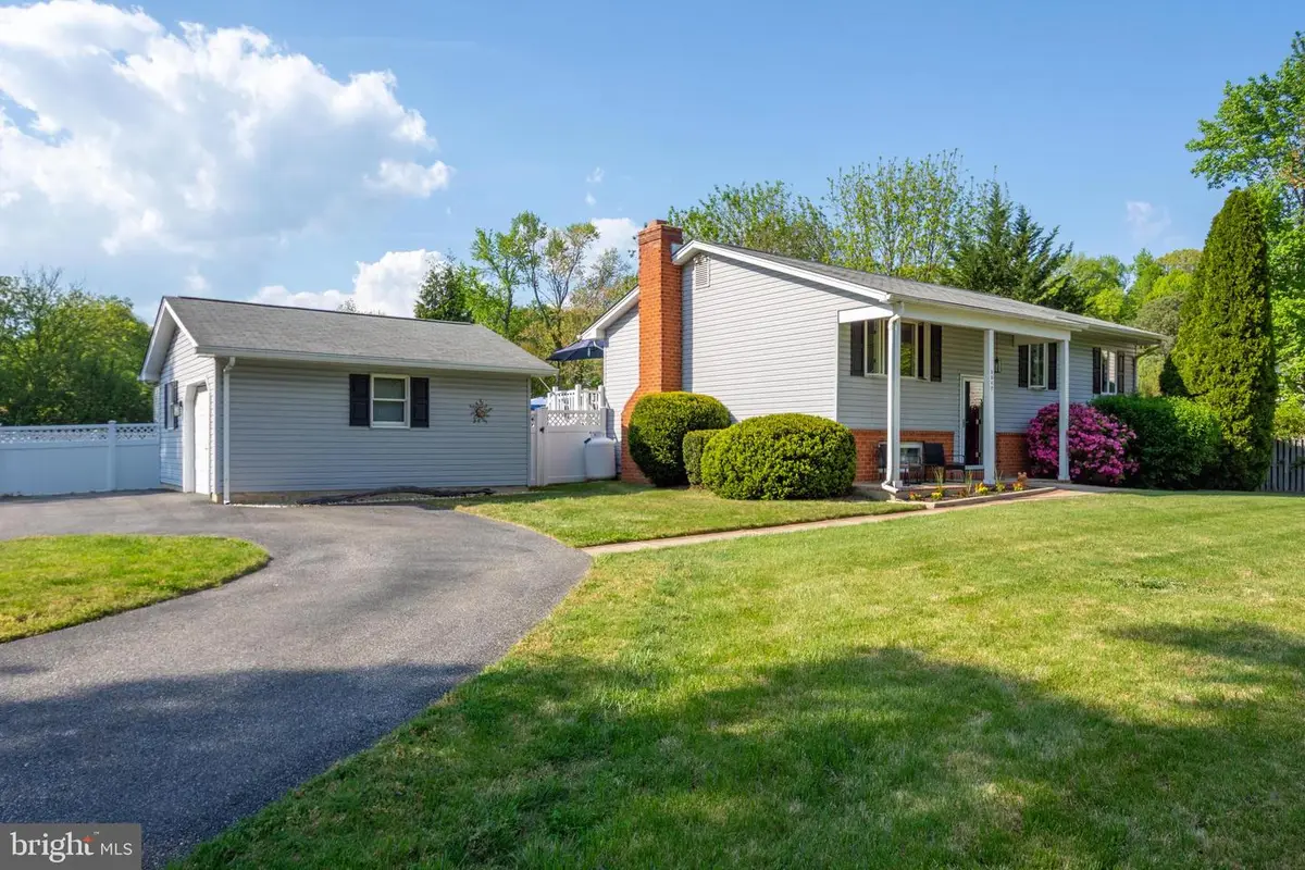 3542 Loch Haven Dr, Edgewater, MD 21037 - #1