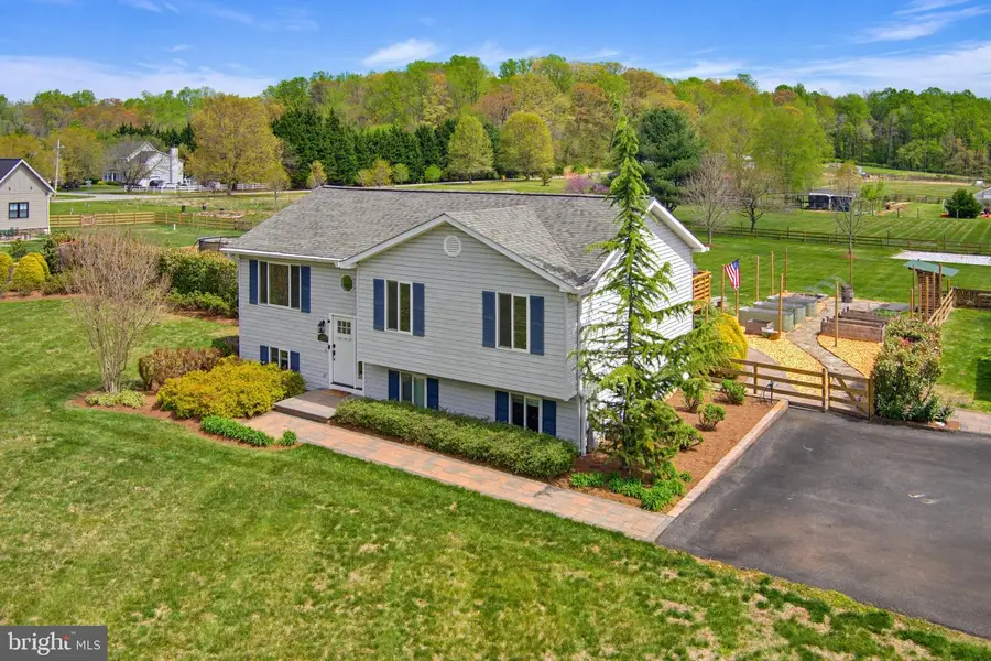 3229 Beards Point Rd, Davidsonville, MD 21035 - #3