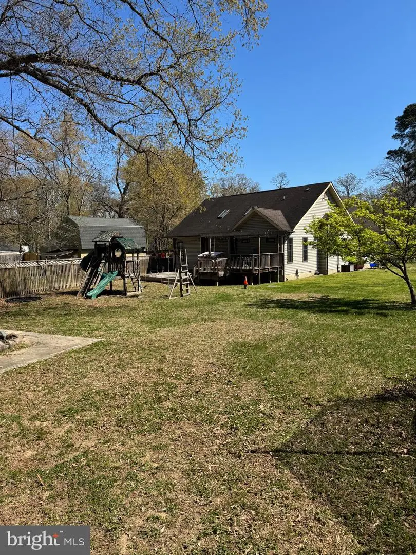 18 Fallon Dr, Pasadena, MD 21122 - #2