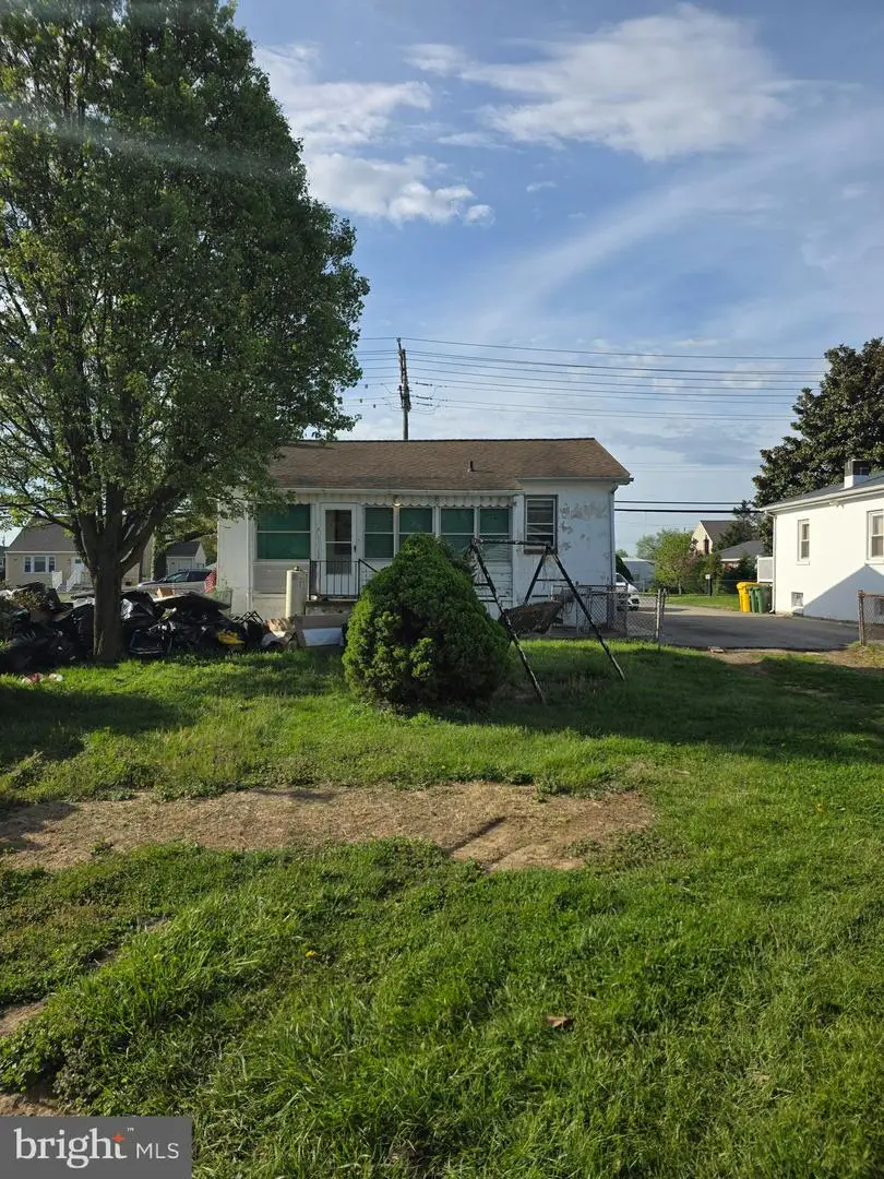 906 Hammonds Ln, Baltimore, MD 21225 - #2