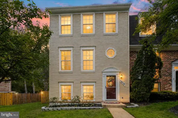 1615 Howard Chapel Ct, CROFTON, MD 21114
