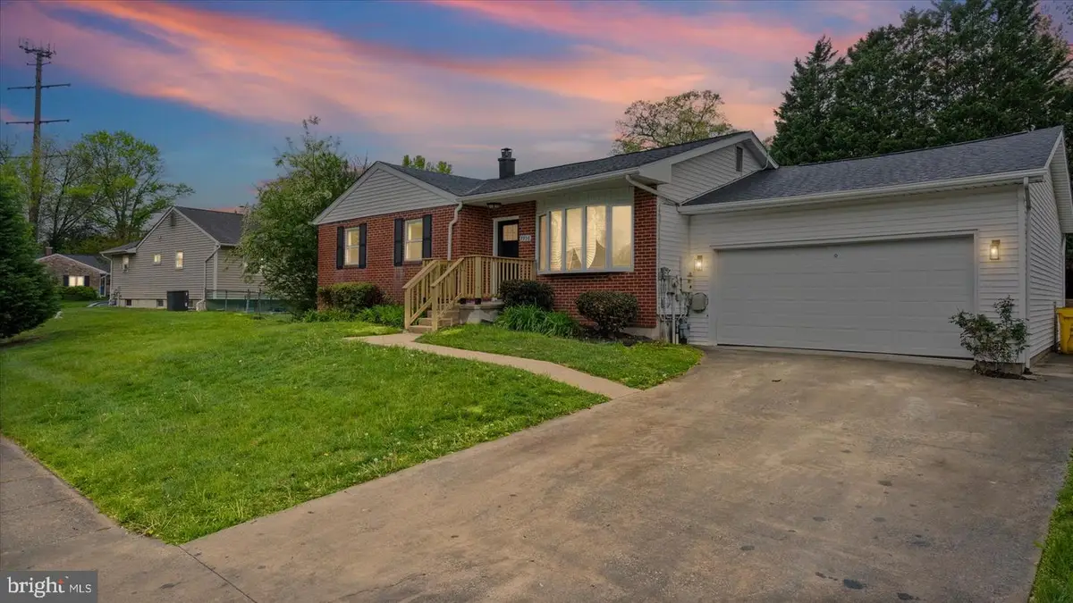 7956 Oakwood Rd, Glen Burnie, MD 21061 - #1