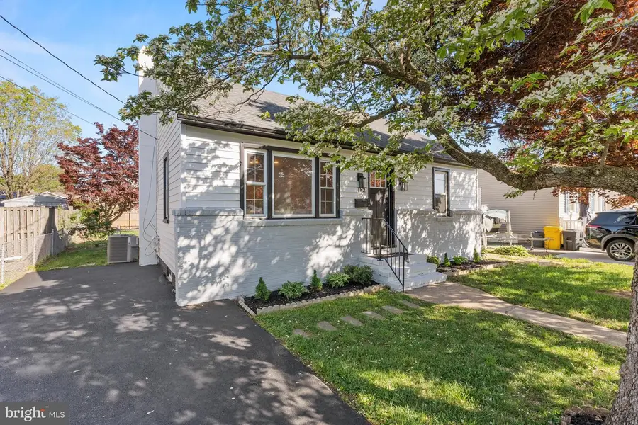 182 Lake Rd, Pasadena, MD 21122 - #2