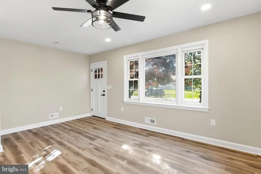 182 Lake Rd, Pasadena, MD 21122 - #3