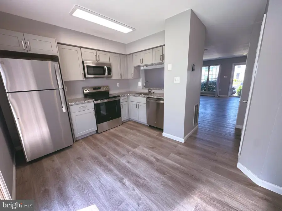 547 Dahlgreen Rd, Glen Burnie, MD 21061 - #3