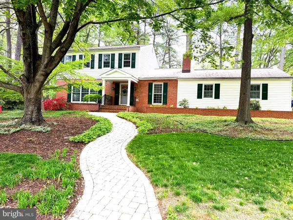861 Twin Harbor Dr, ARNOLD, MD 21012