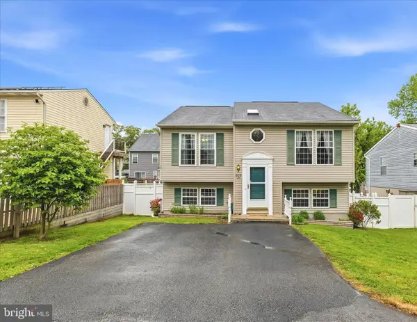 810 205th St, PASADENA, MD 21122