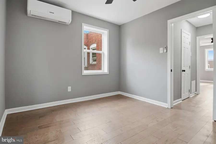 906 1st St, Baltimore, MD 21225 - #3